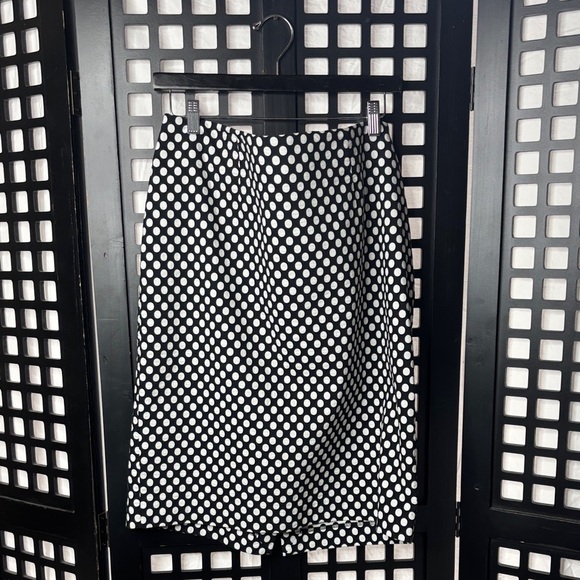 Chico's Dresses & Skirts - ⚫⚪ Chico's Black White Polka Dot Skirt Size 3 A-Line Stretch Flowy ⚪⚫